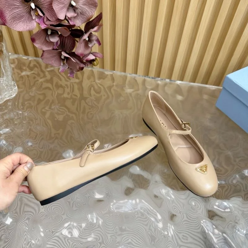 Prada Low Shoes ComfortFit 34807