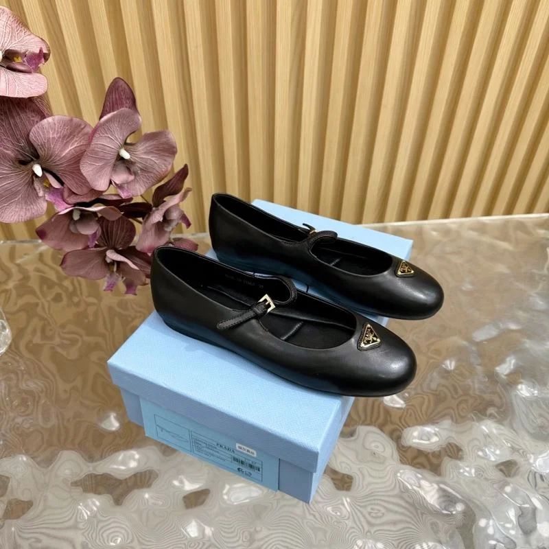 Sporty Prada Low Shoes 34806