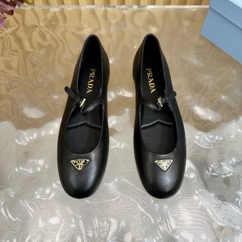 Sporty Prada Low Shoes 34806