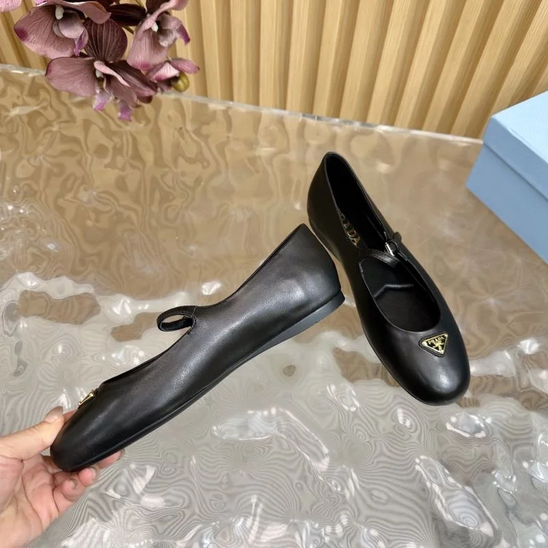 Sporty Prada Low Shoes 34806