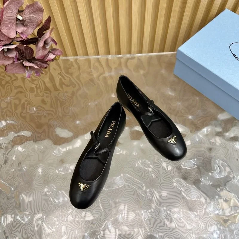 Sporty Prada Low Shoes 34806