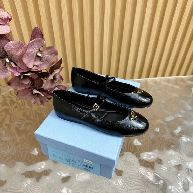 Prada Low Shoes ComfortFit 34784