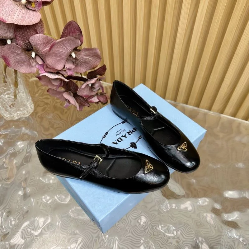 Prada Low Shoes ComfortFit 34784