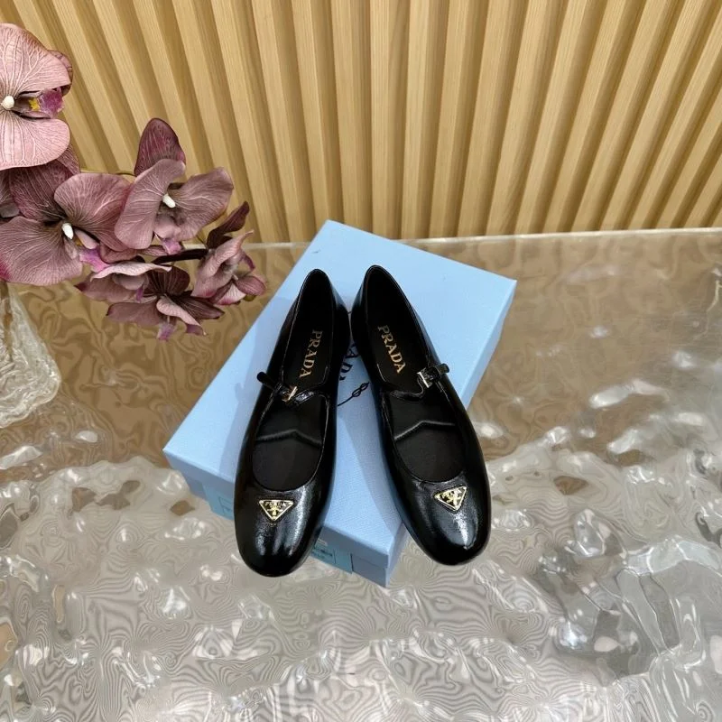 Prada Low Shoes ComfortFit 34784