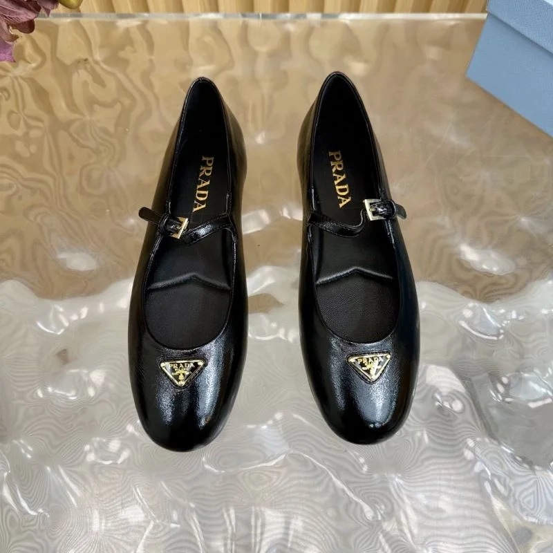 Prada Low Shoes ComfortFit 34784