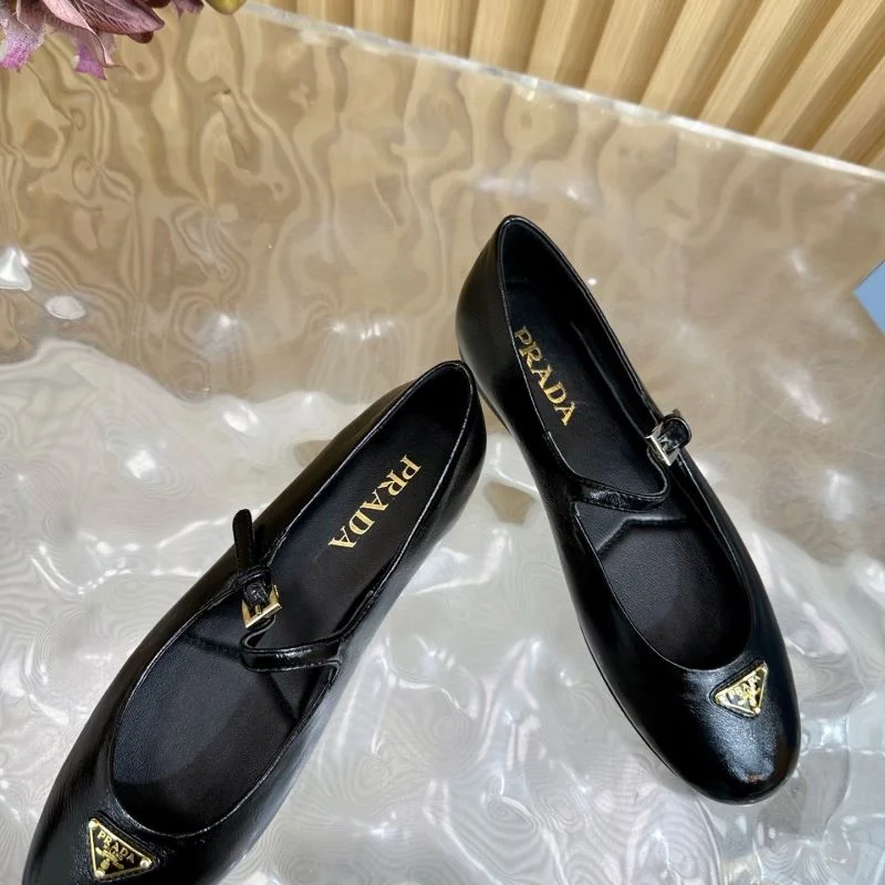 Prada Low Shoes ComfortFit 34784