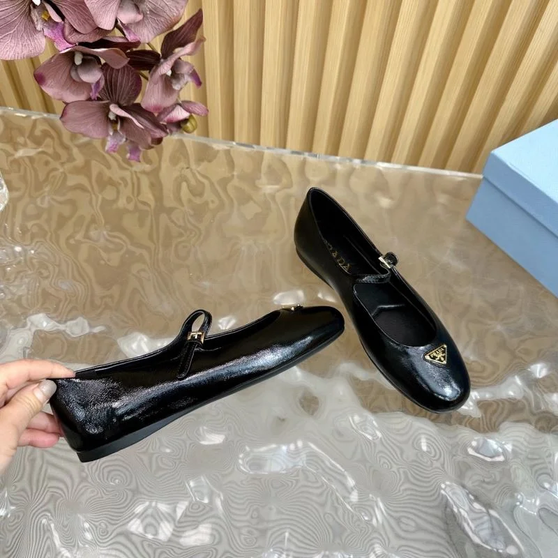 Prada Low Shoes ComfortFit 34784