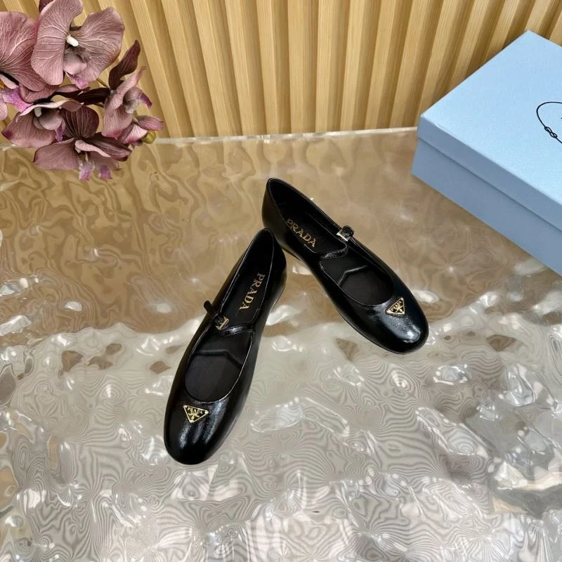 Prada Low Shoes ComfortFit 34784