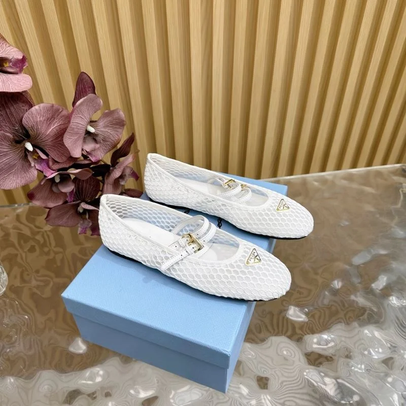 Prada Low Shoes Supportive 34808