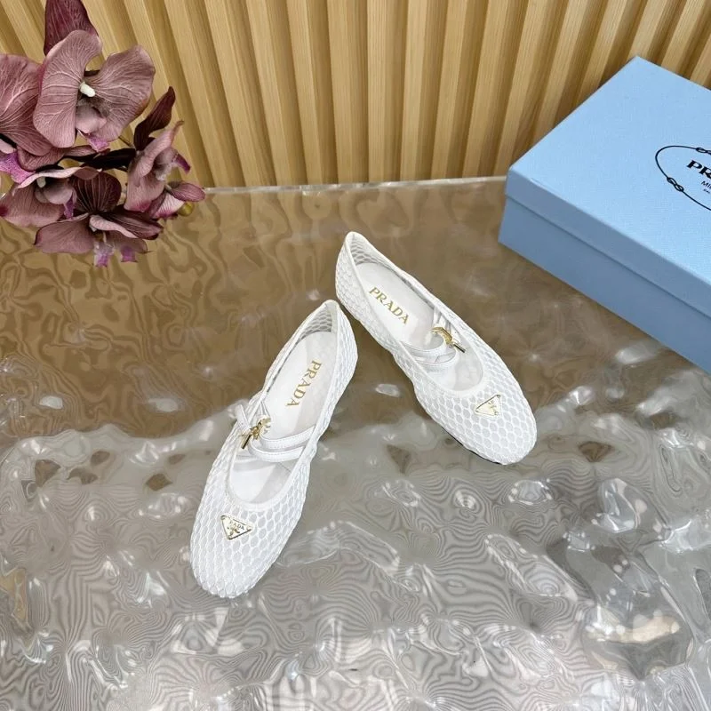 Prada Low Shoes Supportive 34808