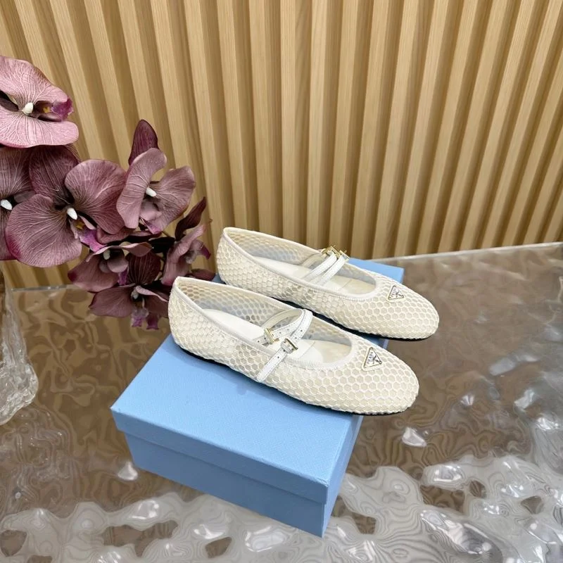SmoothTexture Prada Low Shoes 34801