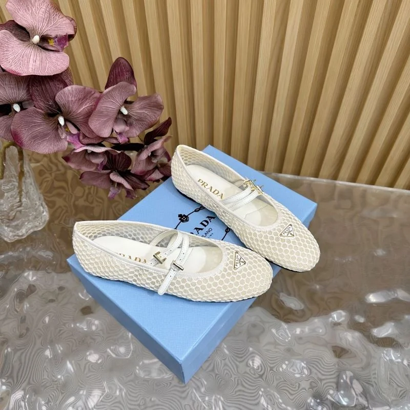 SmoothTexture Prada Low Shoes 34801