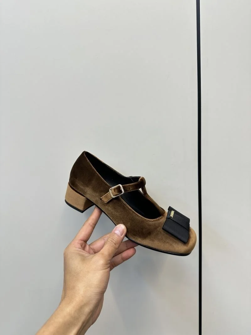 Compact Prada Low Shoes 34786