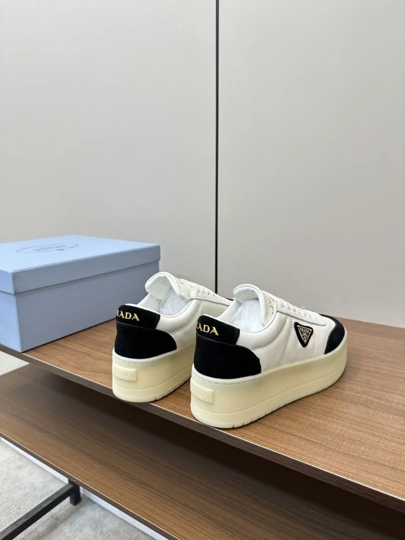 Prada Low Shoes Supportive 34799
