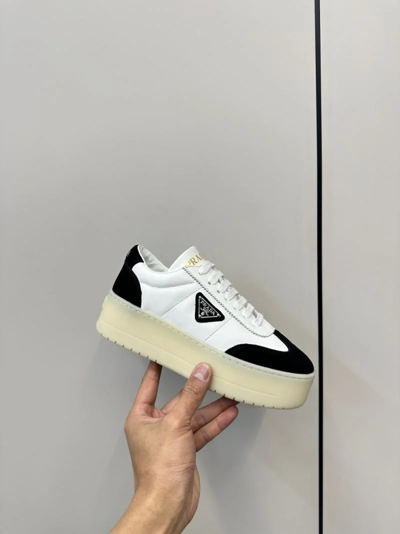Prada Low Shoes Supportive 34799