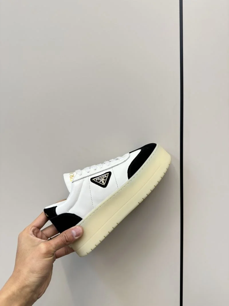 Prada Low Shoes Supportive 34799