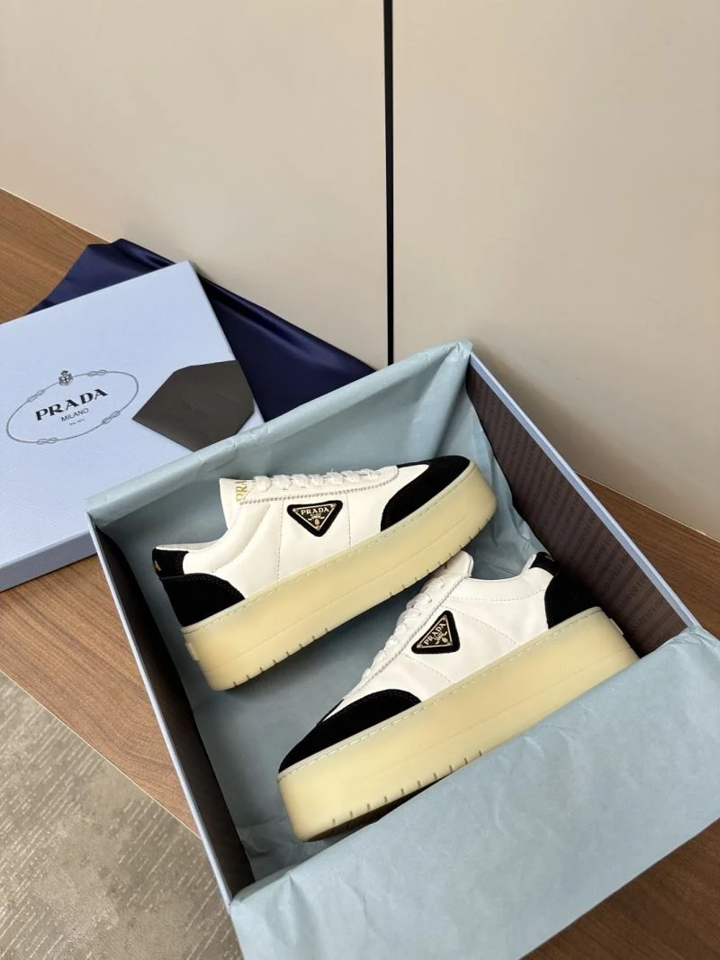 Prada Low Shoes Supportive 34799