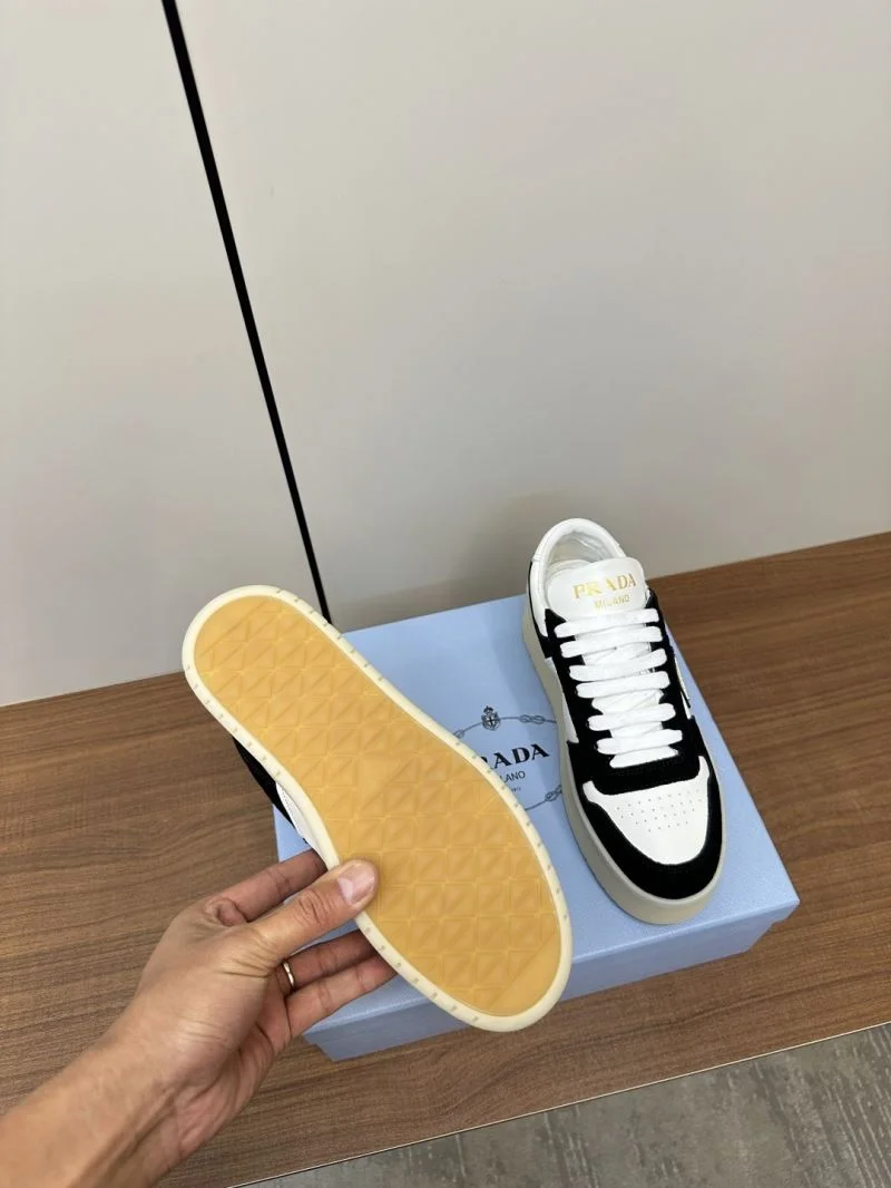 Prada Low Shoes Breathable 34783