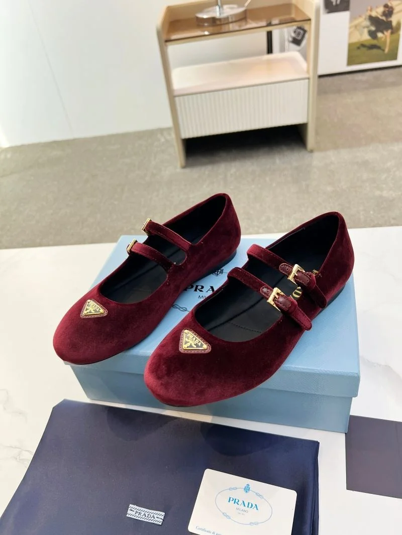 ModernLook Prada Low Shoes 34777