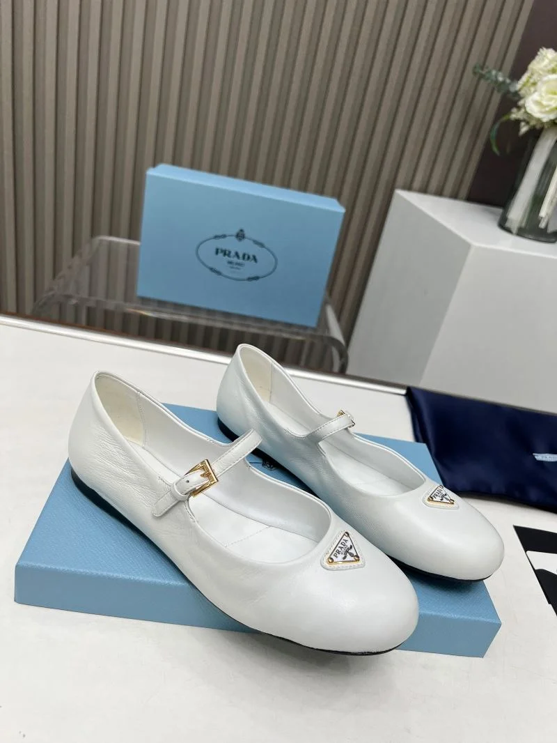 Attractive Prada Low Shoes 34796