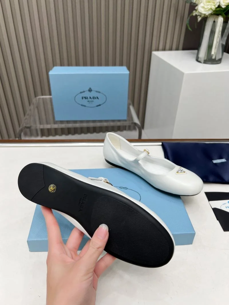 Attractive Prada Low Shoes 34796