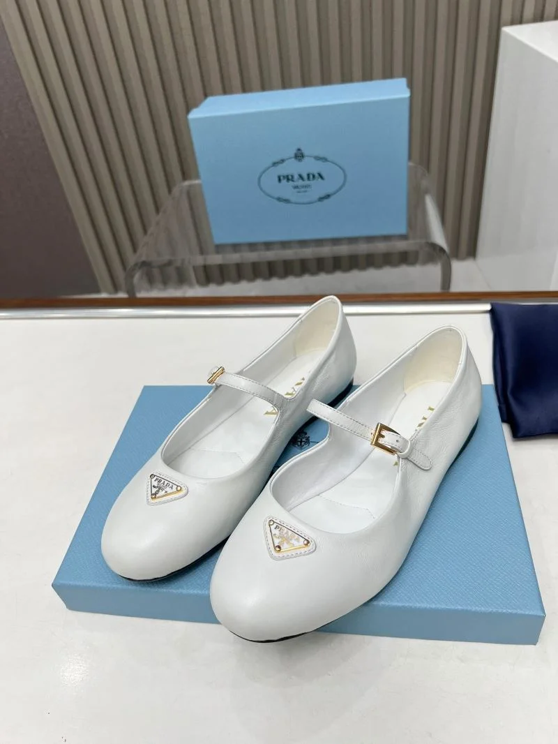 Attractive Prada Low Shoes 34796