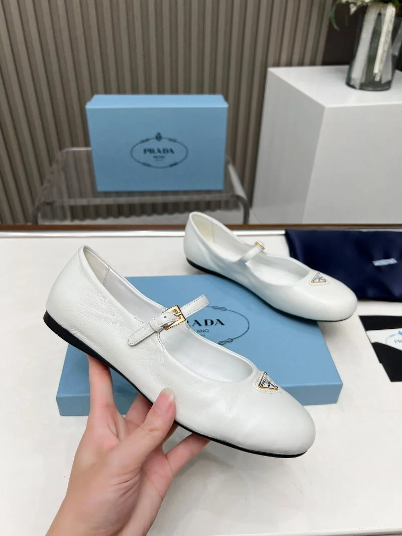 Attractive Prada Low Shoes 34796