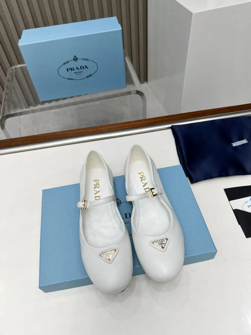 Attractive Prada Low Shoes 34796