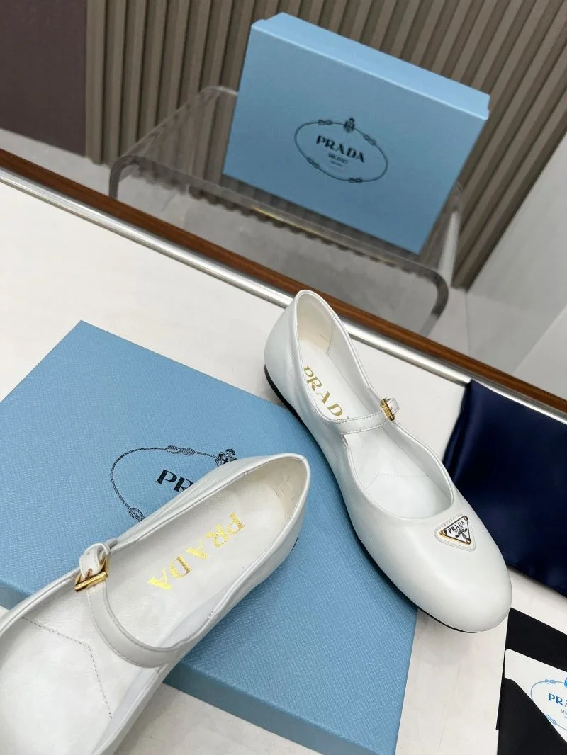 Attractive Prada Low Shoes 34796