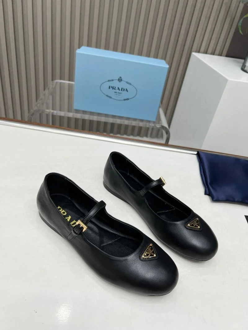 Prada Low Shoes Neat 34782