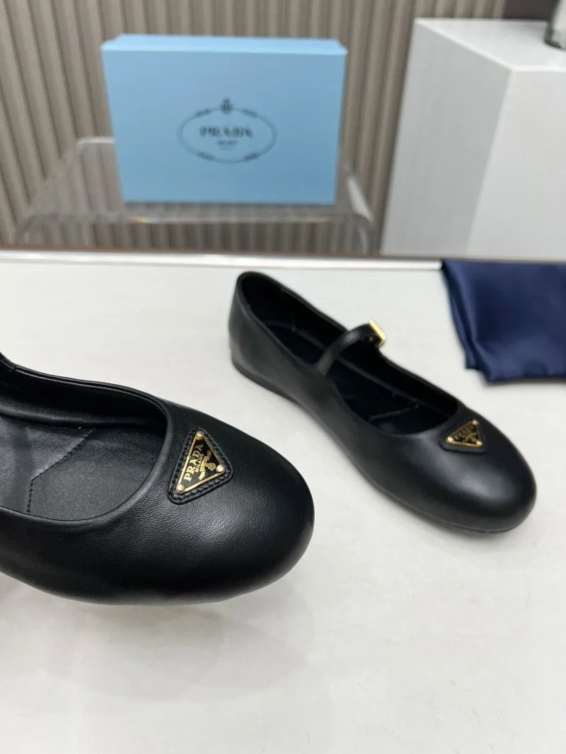 Prada Low Shoes Neat 34782