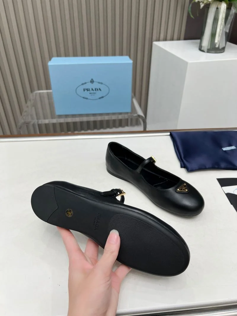 Prada Low Shoes Neat 34782