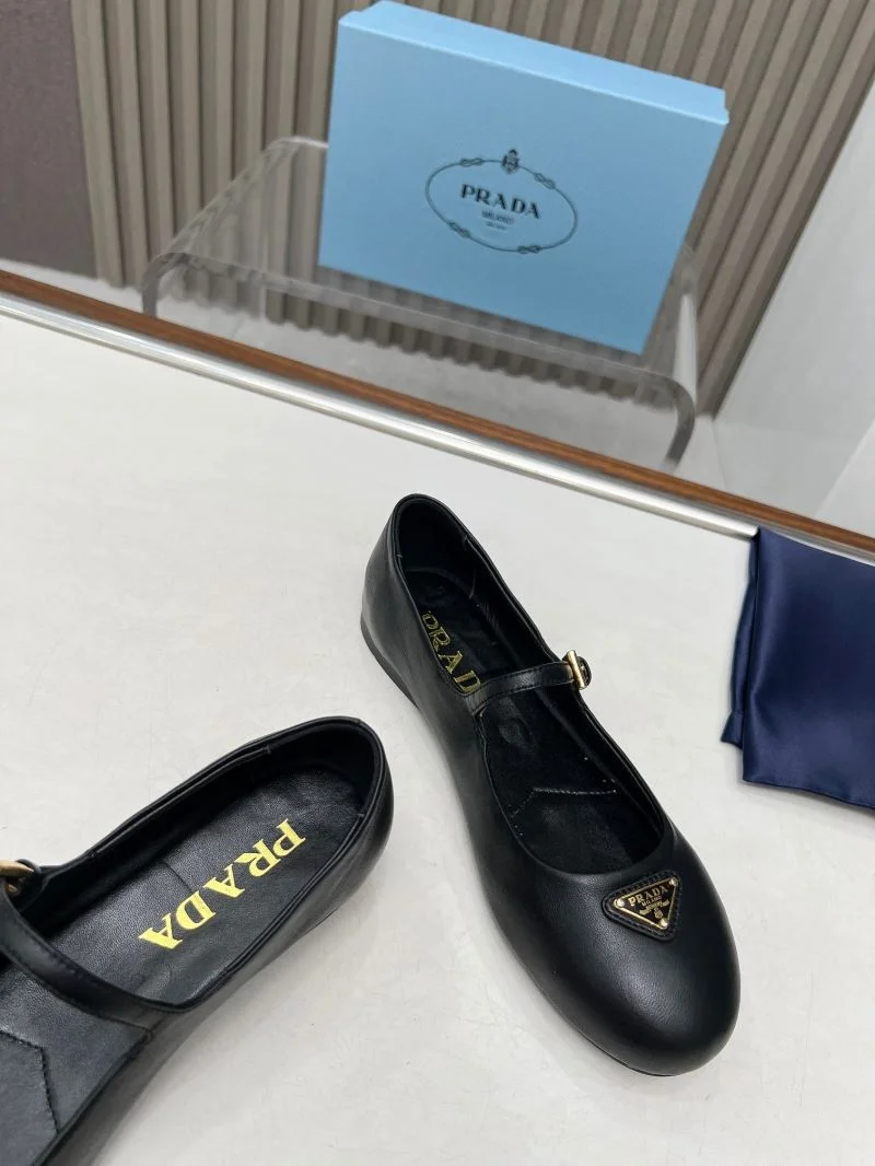 Prada Low Shoes Neat 34782