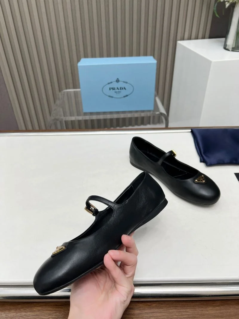Prada Low Shoes Neat 34782