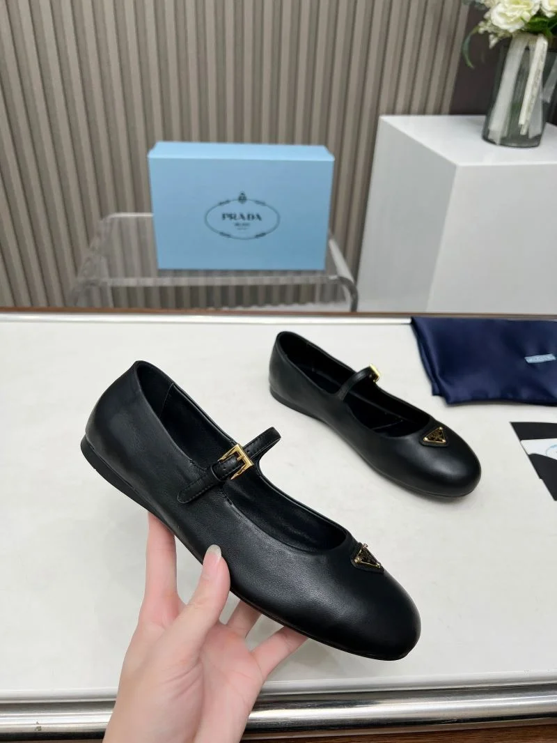 Prada Low Shoes Neat 34782
