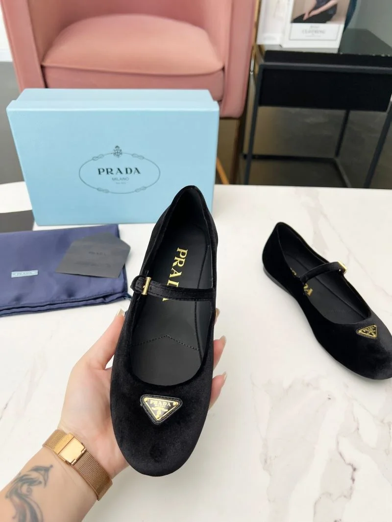 AllSeason Prada Low Shoes 34776