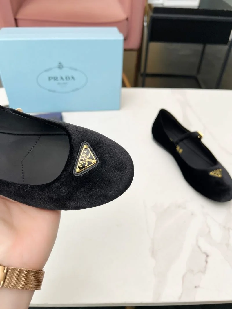 AllSeason Prada Low Shoes 34776