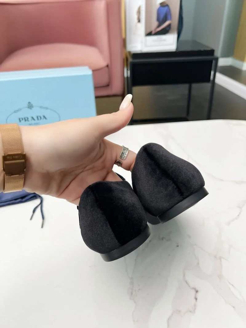 AllSeason Prada Low Shoes 34776