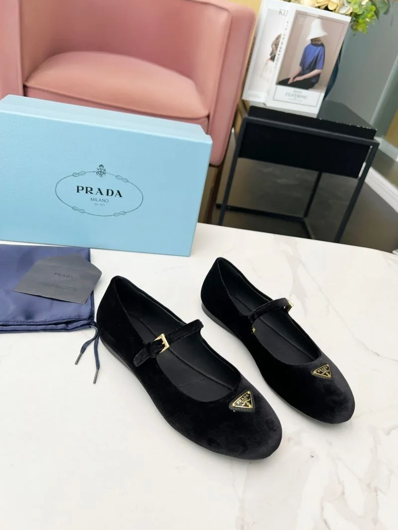 AllSeason Prada Low Shoes 34776
