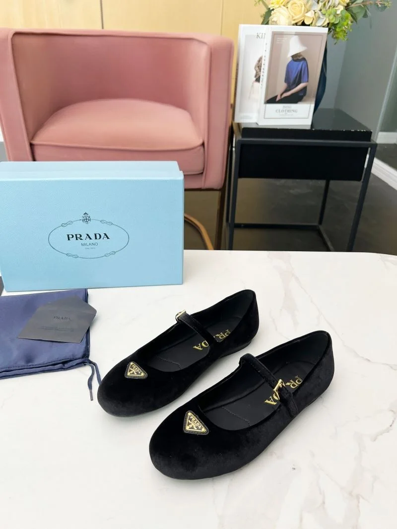 AllSeason Prada Low Shoes 34776