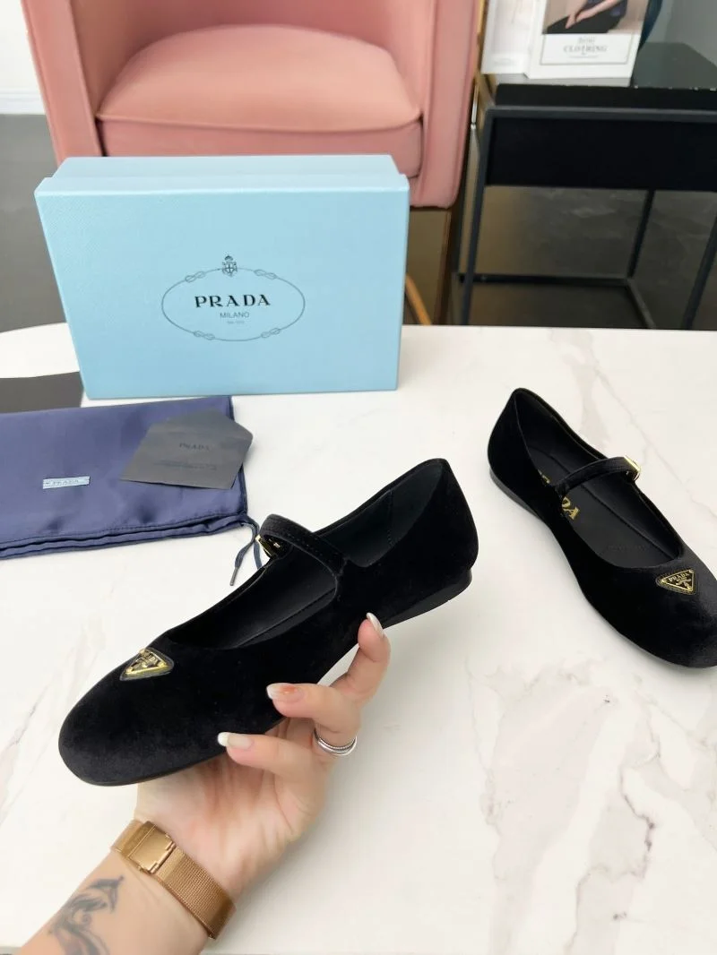 AllSeason Prada Low Shoes 34776