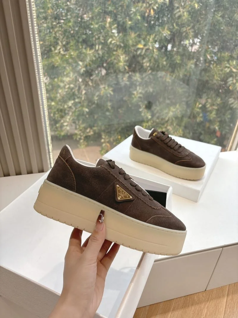 WrinkleFree Prada Low Shoes 34769