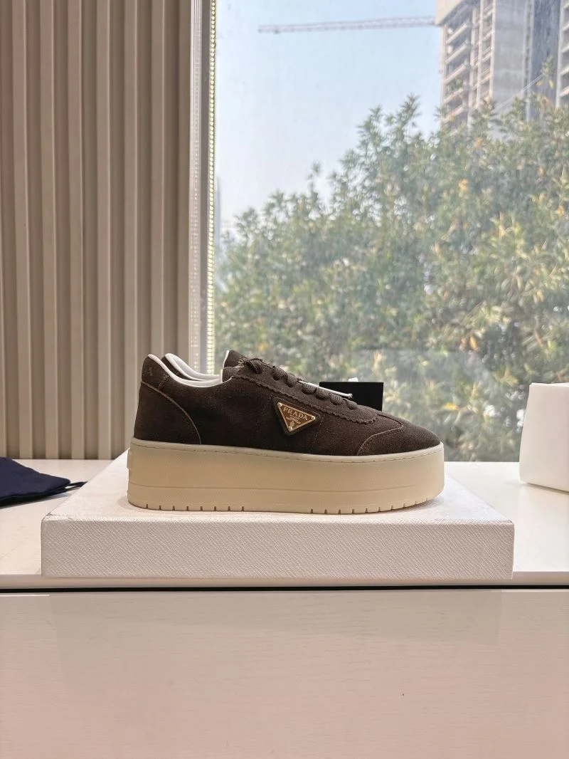 WrinkleFree Prada Low Shoes 34769