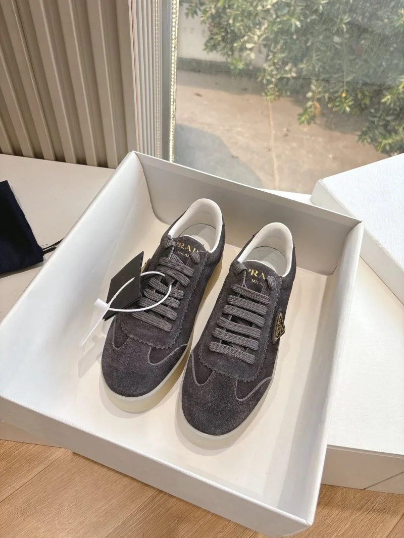 Cozy Prada Low Shoes 34768