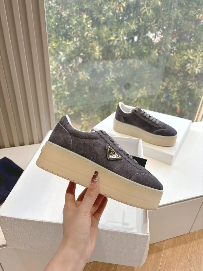 Cozy Prada Low Shoes 34768