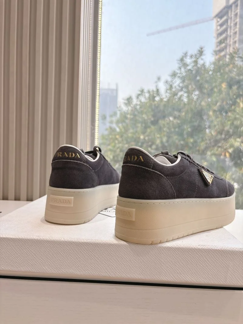 Cozy Prada Low Shoes 34768