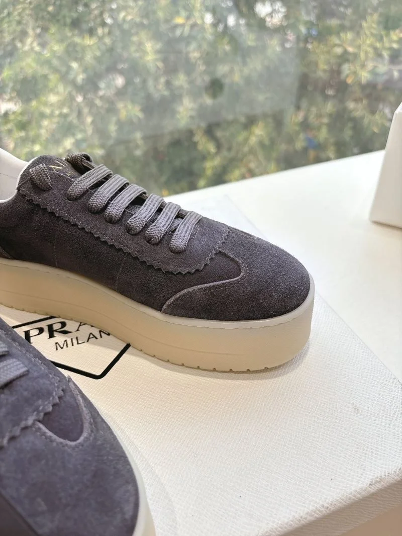Cozy Prada Low Shoes 34768