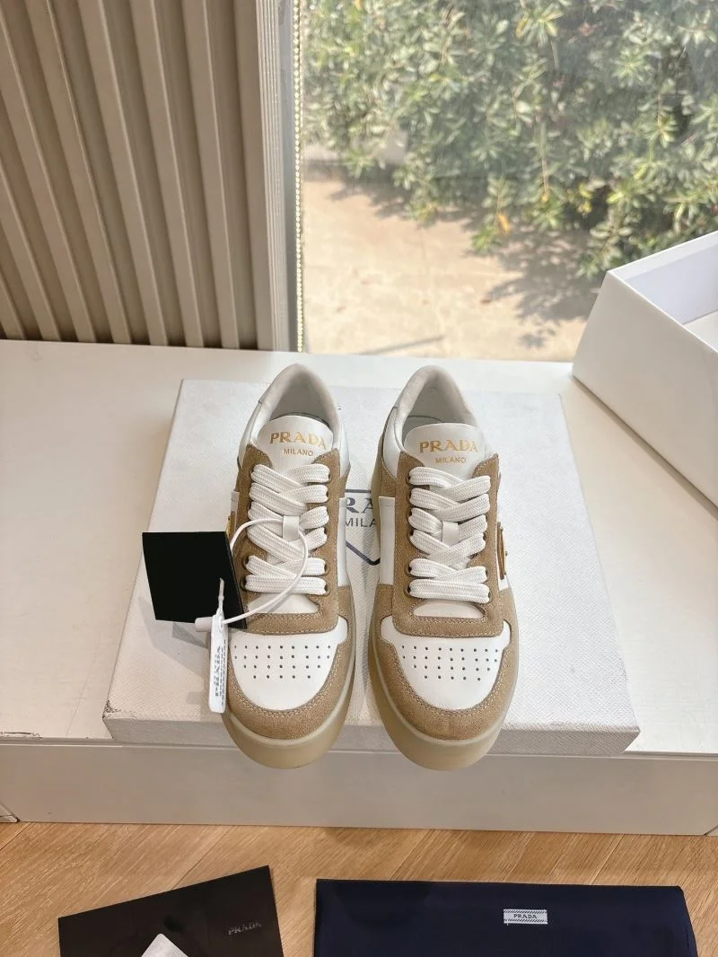 Durable Prada Low Shoes 34763