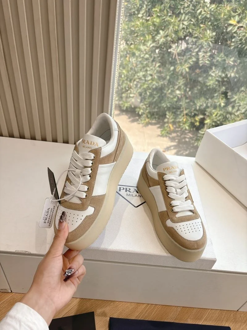 Durable Prada Low Shoes 34763
