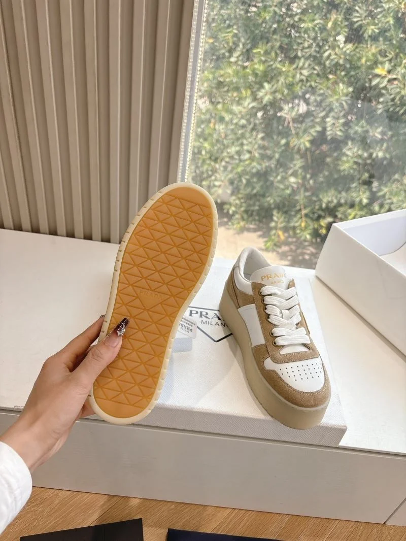 Durable Prada Low Shoes 34763